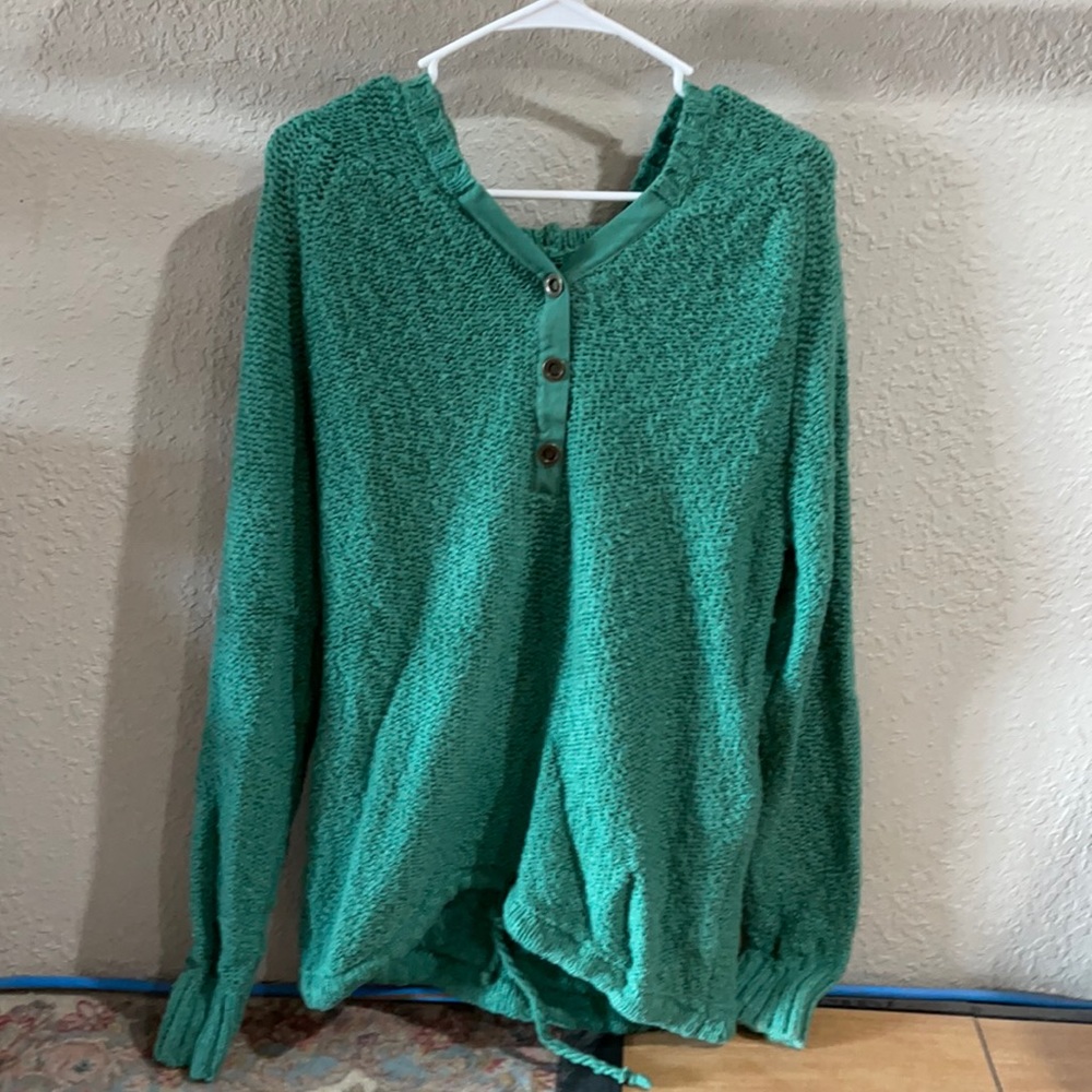 Green knitted hooded sweater